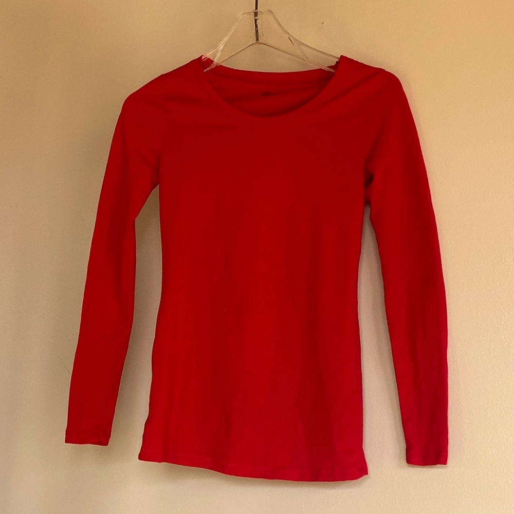 No Boundaries, Red tee.